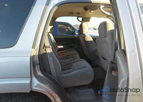 2003 Chevrolet Tahoe Ls из США, поврежденный, VIN 1GNEK13Z63R200582